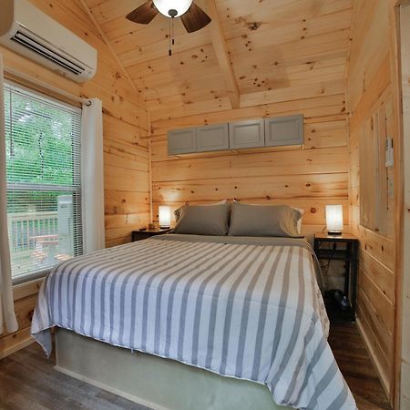 Lena Cabin Wooded Tiny Cabin - Hot Tub 채터누가 외부 사진