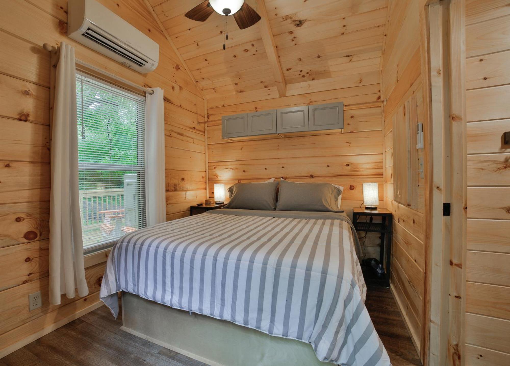 Lena Cabin Wooded Tiny Cabin - Hot Tub 채터누가 외부 사진