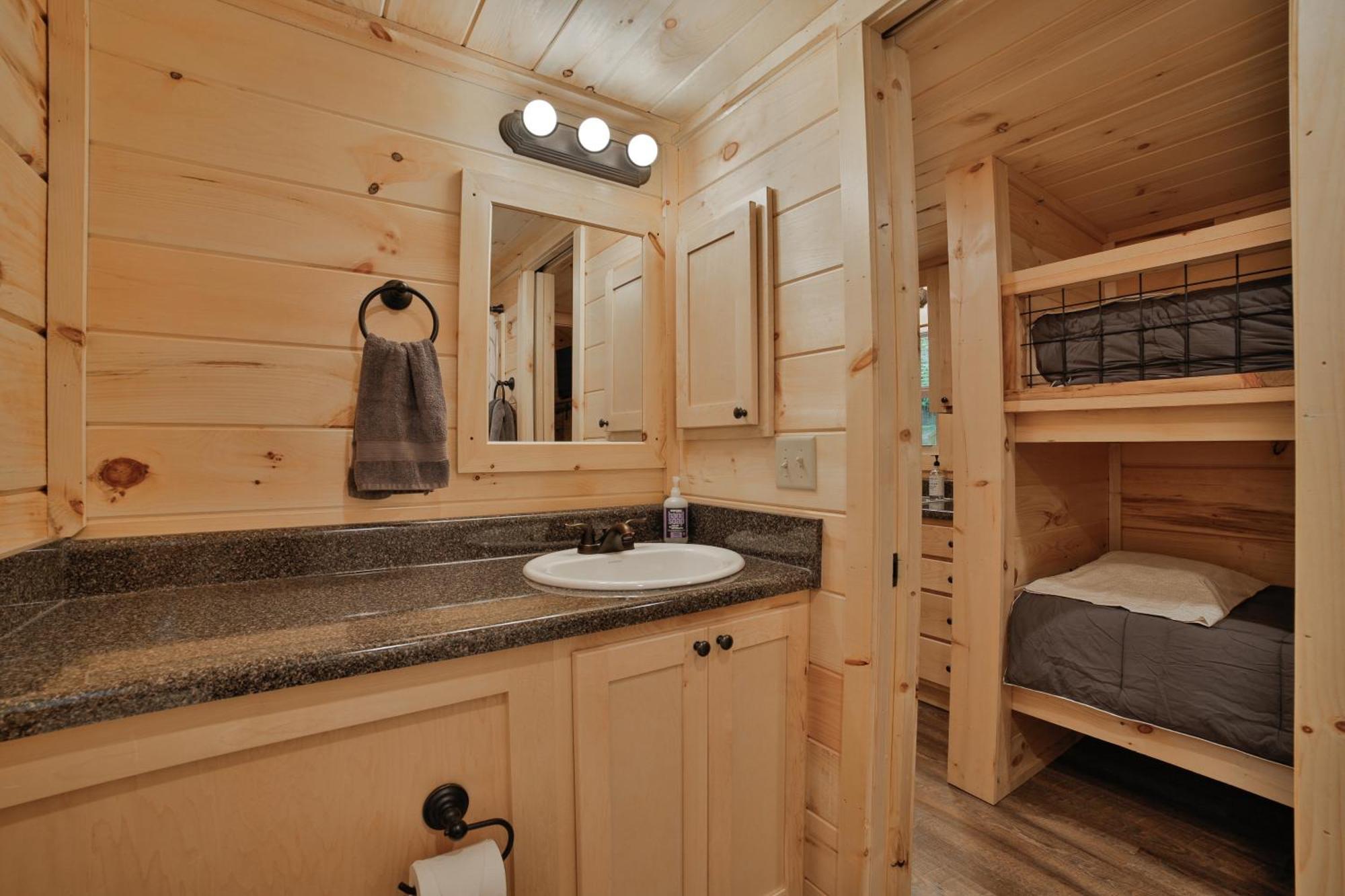 Lena Cabin Wooded Tiny Cabin - Hot Tub 채터누가 외부 사진